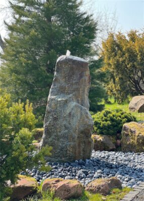Quellstein Monolith Regenbogen Porphyr 165cm Gartenbrunnen Springbrunnen Komplet