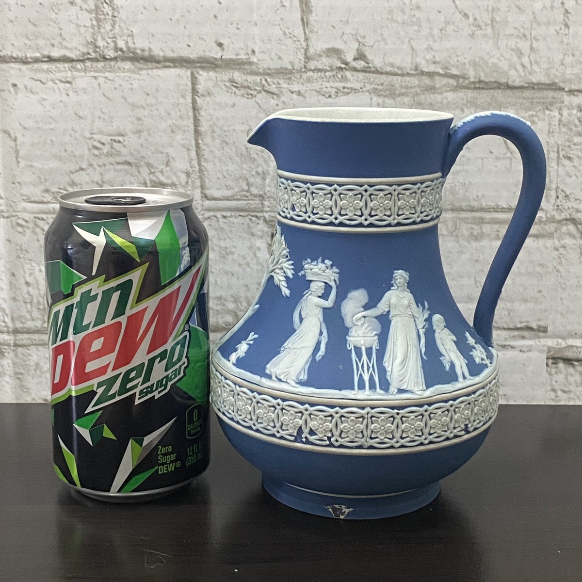 Vintage WEDGWOOD Neoclassical Scene Blue and White Jasperware 6