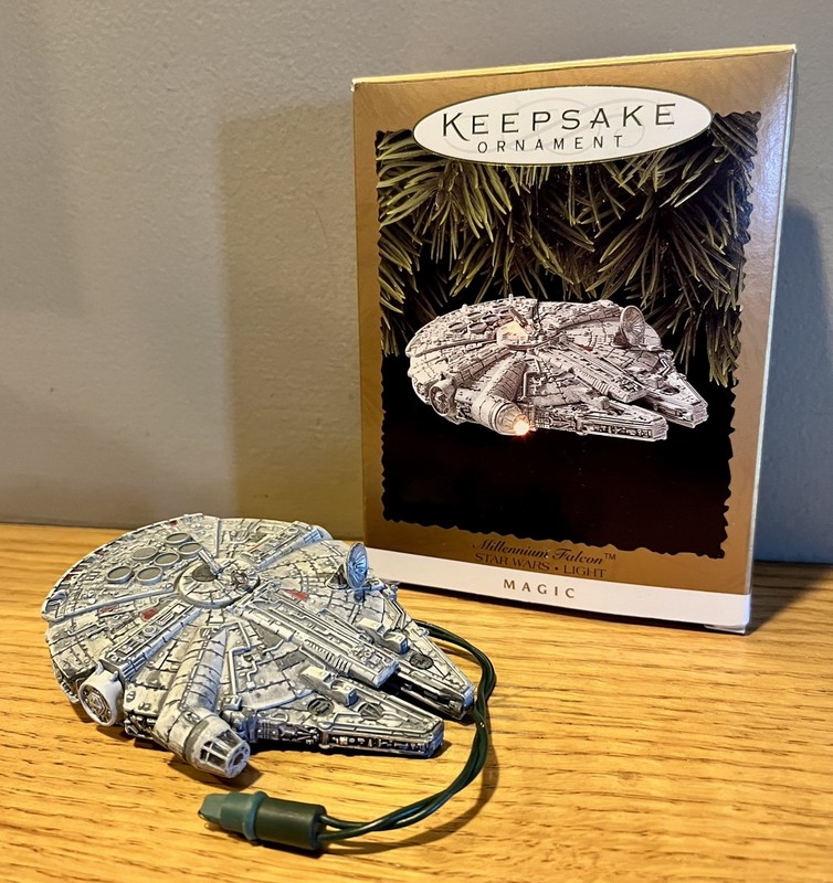 Hallmark Keepsake Star Wars Millennium Falcon 1996 Magic Light Ornament With Box