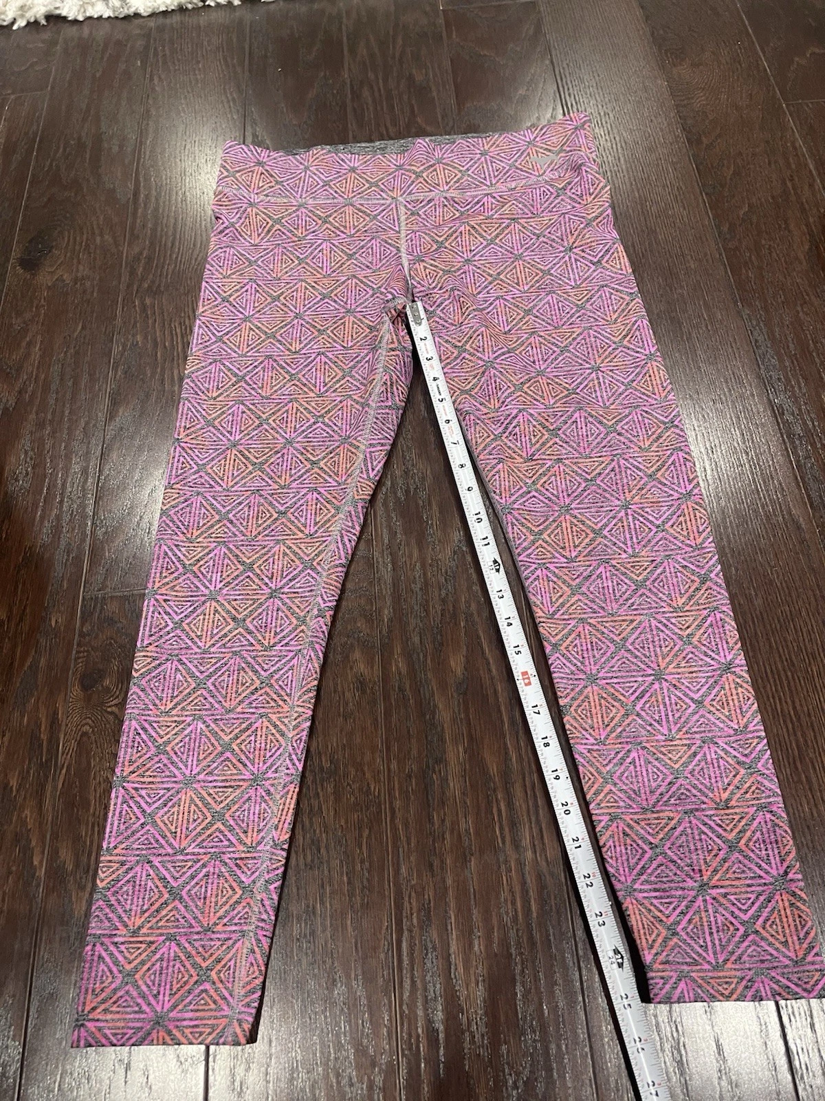 victoria-secret-vs yoga geometric leggings