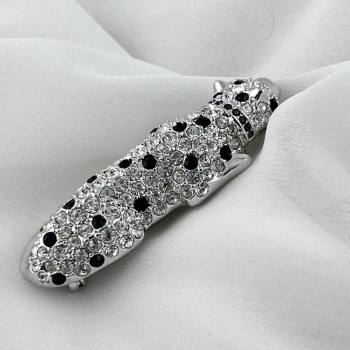 Broche broche leopardo 2,5 quilates redondo simulado diamante negro chapado en oro blanco de 14 quilates Foto 3 de 4