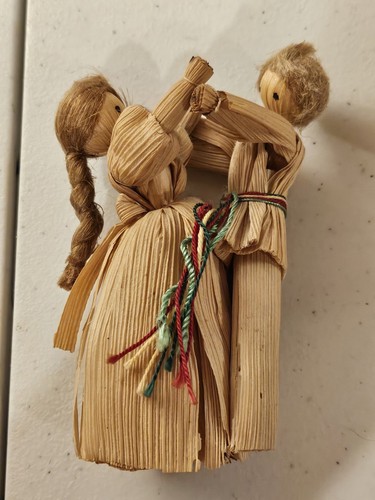 Vintage Corn Husk Dolls, Czechoslovakia Folk Art Woman and Children - Picture 6 of 11
