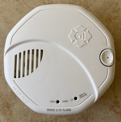 NEW NO RETAIL BOX - First Alert Wired 2-in-1  Smoke/CO Alarm SMCO100 - FREE SHIP