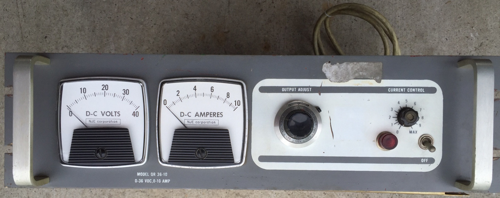 NJE Power Terminal Model QR 36-10, 0-36VDC, 0-10AMP