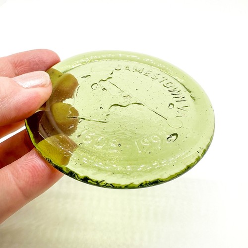 Jamestown Virginia 1608-1993 Green Glass Travel Souvenir Coaster Paperweight - Picture 3 of 6