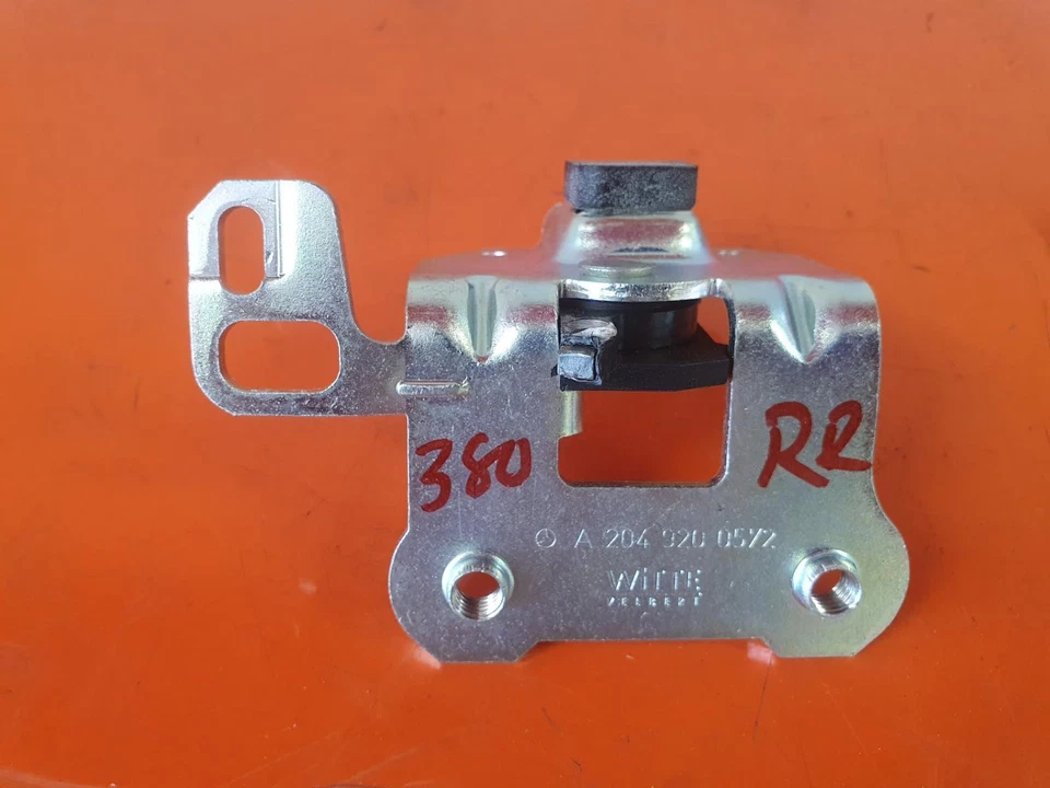 MERCEDES C CLASS REAR SEAT BACKREST UNLOCKING LATCH RR W204, 2007-01/15  - Image 2 of 4