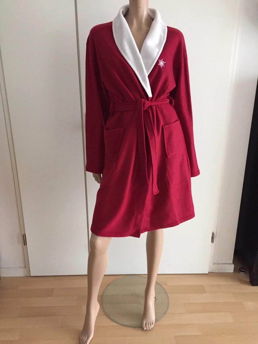 Robe de chambre femme moderne sale