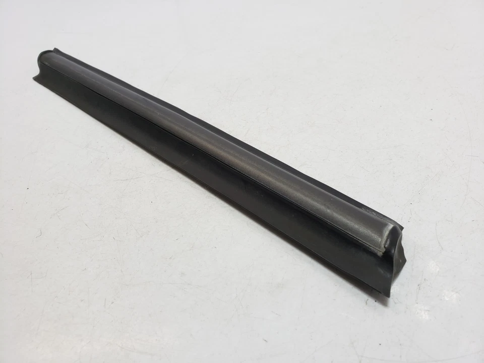 ✅ 97-06 OEM Jaguar XK8 Convertible Left Driver Side Quarter Window Molding - Image 4 of 4