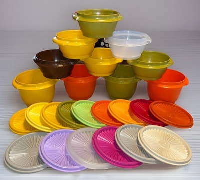 Vintage Tupperware Servalier Bowls 886 & 1323 and Multiple Color Lids 25 Pieces
