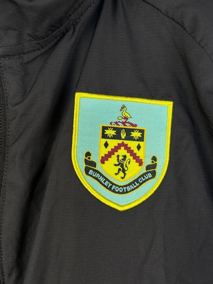 Chaqueta de fútbol de entrenamiento Burnley con Umbro con cremallera talla joven XL ig93 Foto 4 de 4