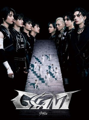 New Stray Kids GIANT First Limited Edition Type A CD Blu-ray from
