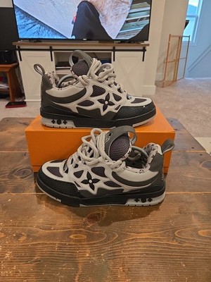 Louis Vuitton Skate Grey/White/Black Size 8.5LV - 9.5-10US Mens Pre-owned CLEAN 