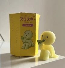 Official Sunday Series Smiski Paper Airplane Version