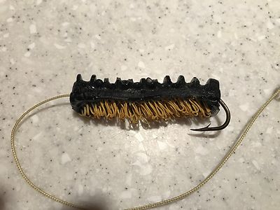 Package of 6 White Woolyback Dip Bait Stinkbait Worms w// Treble Hook