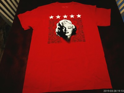 marilyn monroe red bandana shirt