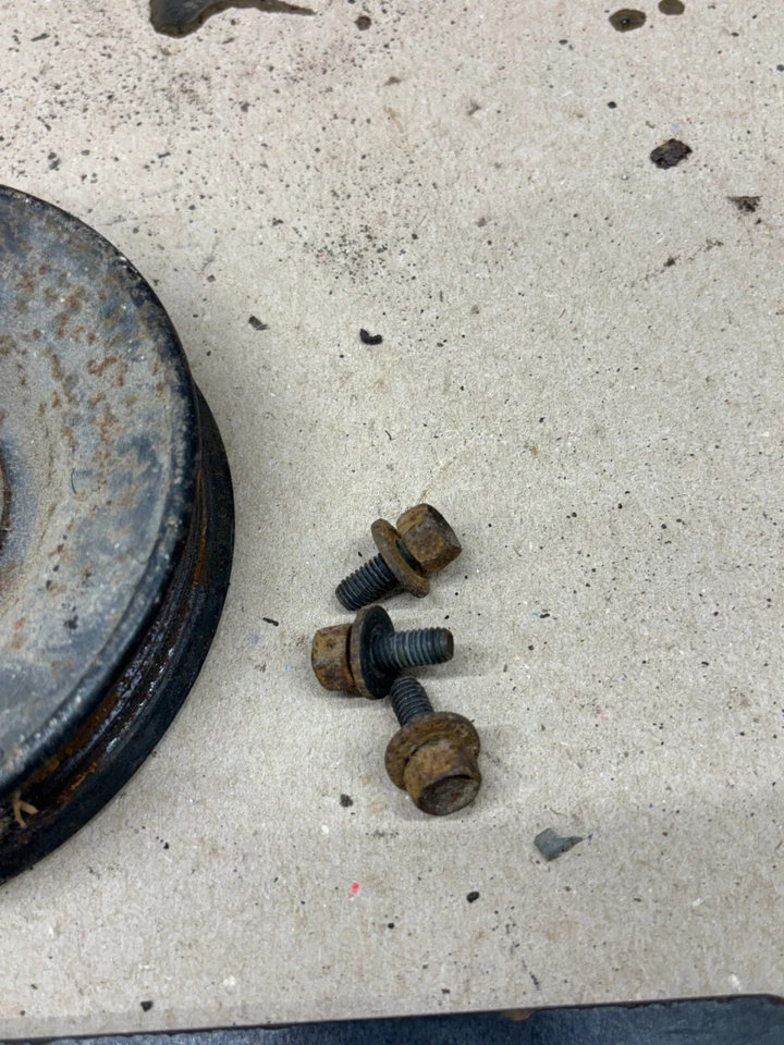 94 95 96 1993 Ford F150 F250 302 351W bomba de smog polea serpentina con pernos Foto 2 de 4