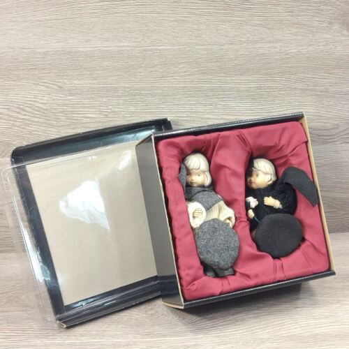 Enesco Kim Anderson Couple Engagement Figurine Pretty as a Picture Original Box - Foto 1 di 10