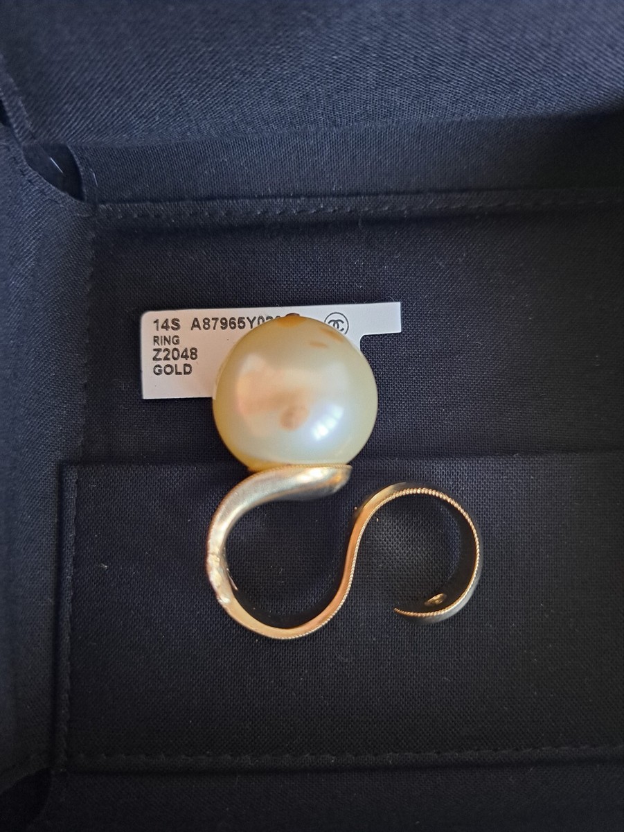[CHANEL]★Big size Pearl ring with l Resin★Jennieリング Chanel Oversized Pearl Golden Ring | eBay