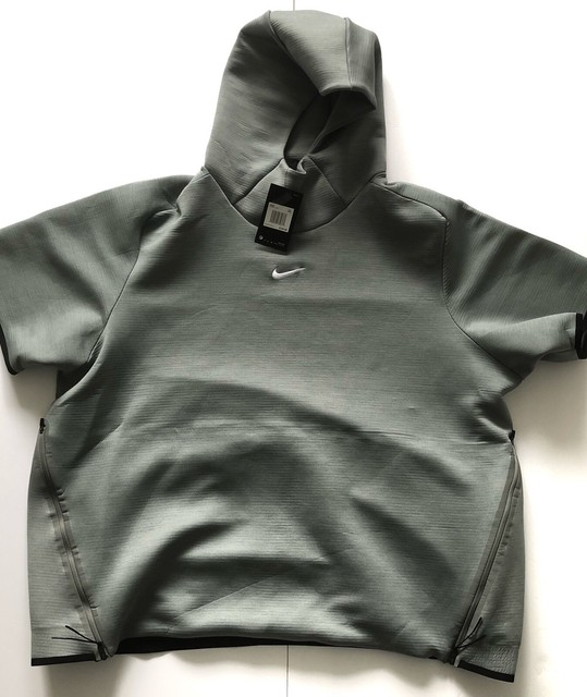 nike short sweatshirt