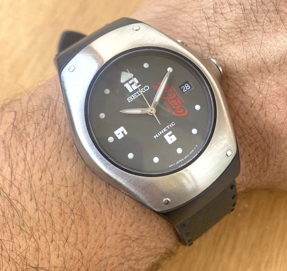 Seiko Arctura Kinetic Relógio Masculino Vintage Seiko 5M42-0E49 100M Mostrador Cocacola - Imagem 2 de 4
