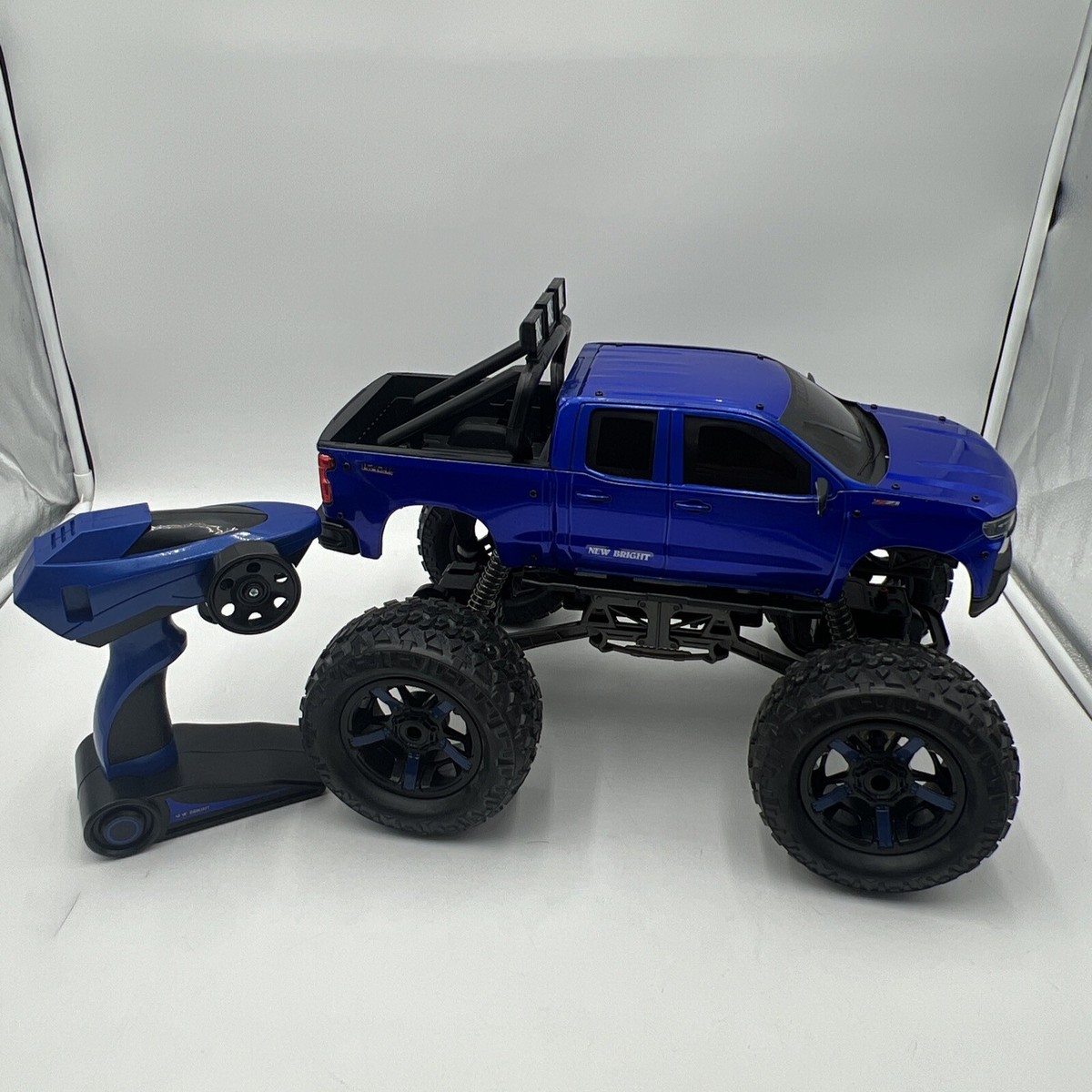 NEW BRIGHT CHEVY SILVERADO TRAIL BOSS Z71 ROCK CRAWLER R/C