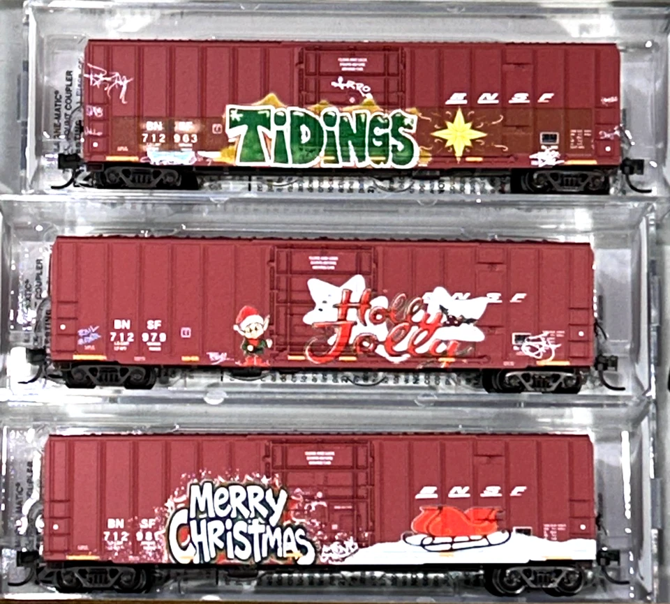 MICRO-TRAINS N SCALE 50' RIB SIDE BOX CAR CHRISTMAS GRAFFITI 3-PK BNSF 98302289 - Image 3 of 3