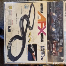 1974 Aurora AFX Lighted Marathon Race Set HO Slot Car Loop Track *missing cars*