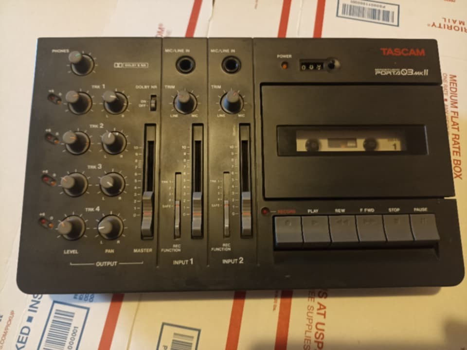 新品同様】TASCAM（タスカム）DP-03SD 8トラックMTR DP-03SD