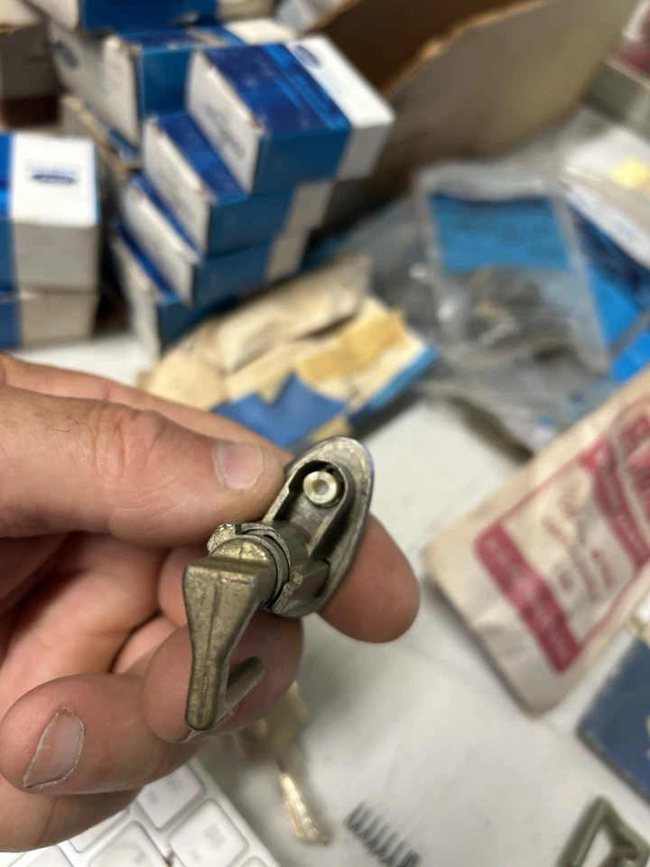 NOS Door Locks With Keys Mercury Comet 1960 61 62 63 64 1965 NEW USA — 第 4/4 张图片