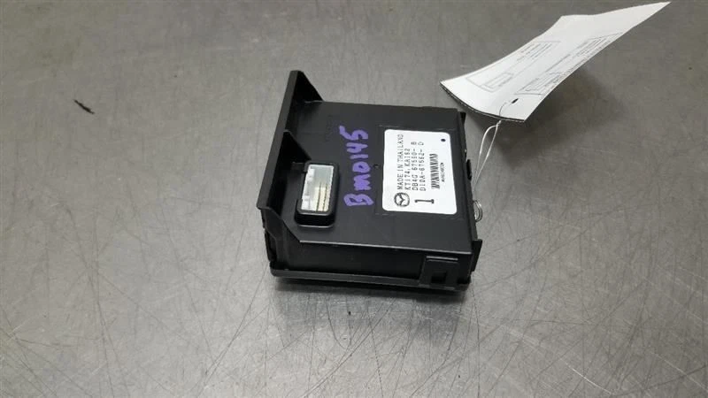 Fiat 124 Spider Abarth 18 2018 módulo de control de carrocería OEM BCM DB4G67560 Foto 4 de 4