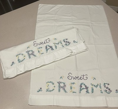 Set Of 2 Vtg. Embroidered Thomaston Pillowcases Sweet Dreams Floral Cottagecore