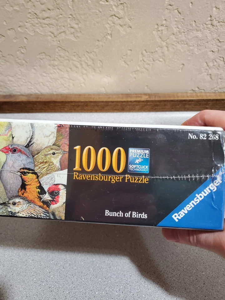 Ravensburger Puzzle Bunch Of Birds 1000 Pieces 20” X 27” - Image 2 of 4