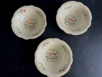 Drei Vintage Homer Laughlin Schalen 6 Zoll Durchmesser Blumenmuster Goldrand A49NB