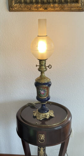 antike französische Petroleumlampe, elektrifiziert, 19. Jahrhundert  - Bild 1 von 12
