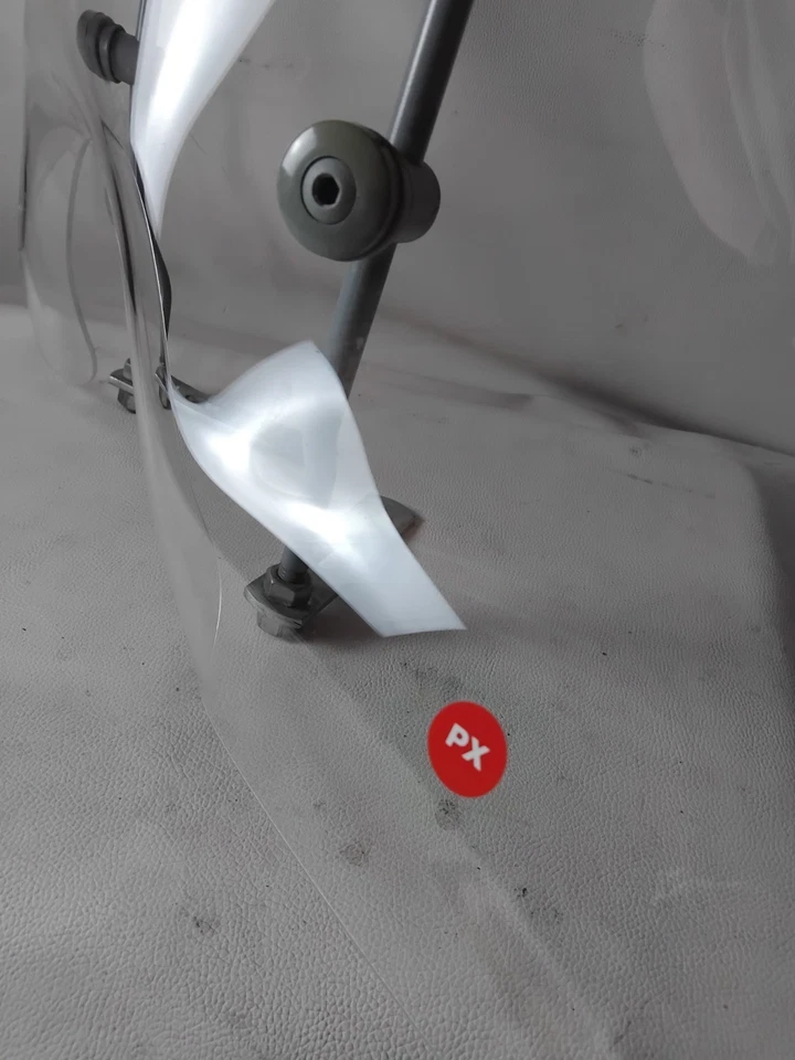 PARABREZZA ALTO ORIGINALE PIAGGIO VESPA PX 125 - 150 -200 COMPLETO DI SUPPORTI - Immagine 4 di 4