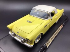 Road Signature 1/18 Scale ~ 1955 Ford Thunderbird Model