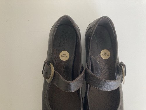 BOC Born Dark Brown Leather Chunky Flat Mary Janes With Buckle Size 5 - Picture 13 of 23