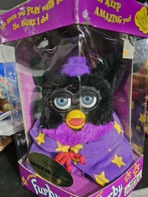 Vtg 1999 Furby 70-896 Wizard Toys R Us Special Edition in Sealed Box Box Rough 