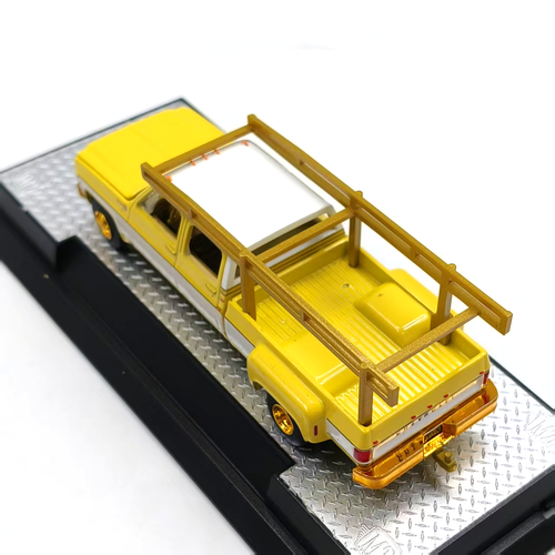 M2 1:64 Chevrolet Stretch Pickup Collector Yellow Car - Picture 8 of 8