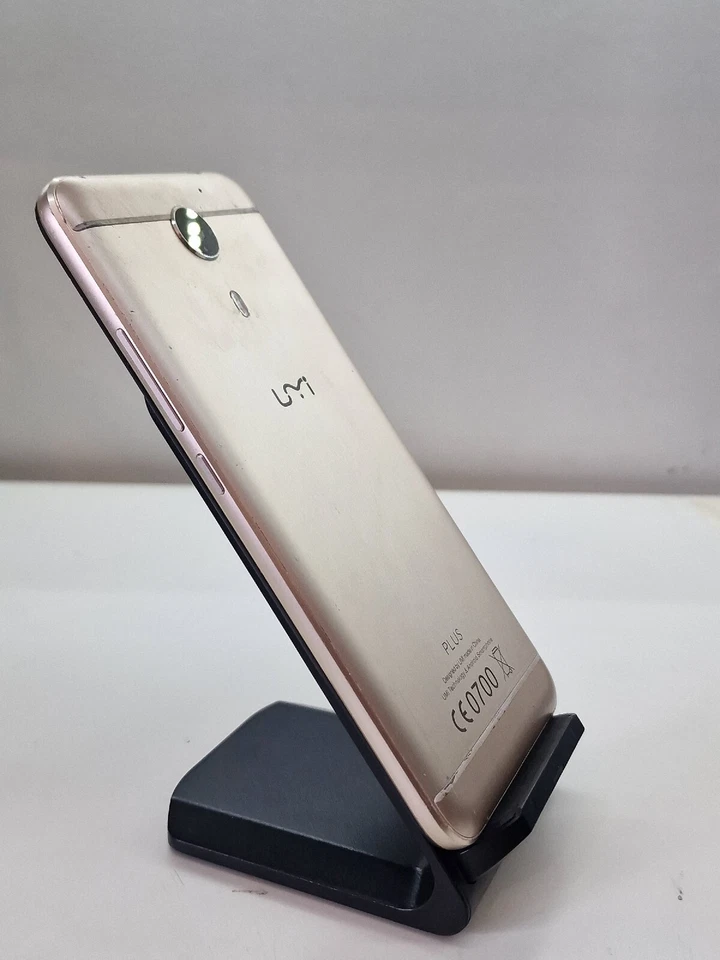 UMI Plus 5,5" Gold 4gb Ram 32gb Rom - Defekt - Nur Ersatzteile Android - Bild 2 von 4