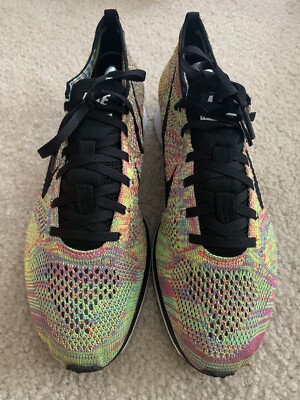 Nike Flyknit Racer マルチカラー Nike Women's Air Max Flyknit Racer “Multi-Color” - Puffer Reds