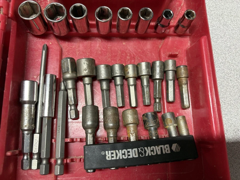 46 PC. "ENCHUFES + BROCAS + VARIOS BLACK & DECKER 1/4""" USADO HECHO EN ESTADOS UNIDOS CON ESTUCHE L-46 Foto 2 de 4