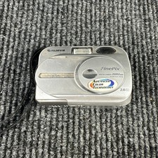 Vintage Digital Camera Fuji-film FinePix 2600Z Zoom 2.0 Mega Pixels NO CARD