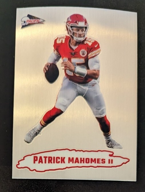 🏈2022 Zenith Patrick Mahomes football card PAC-2 Pacific Silver Prizm Insert