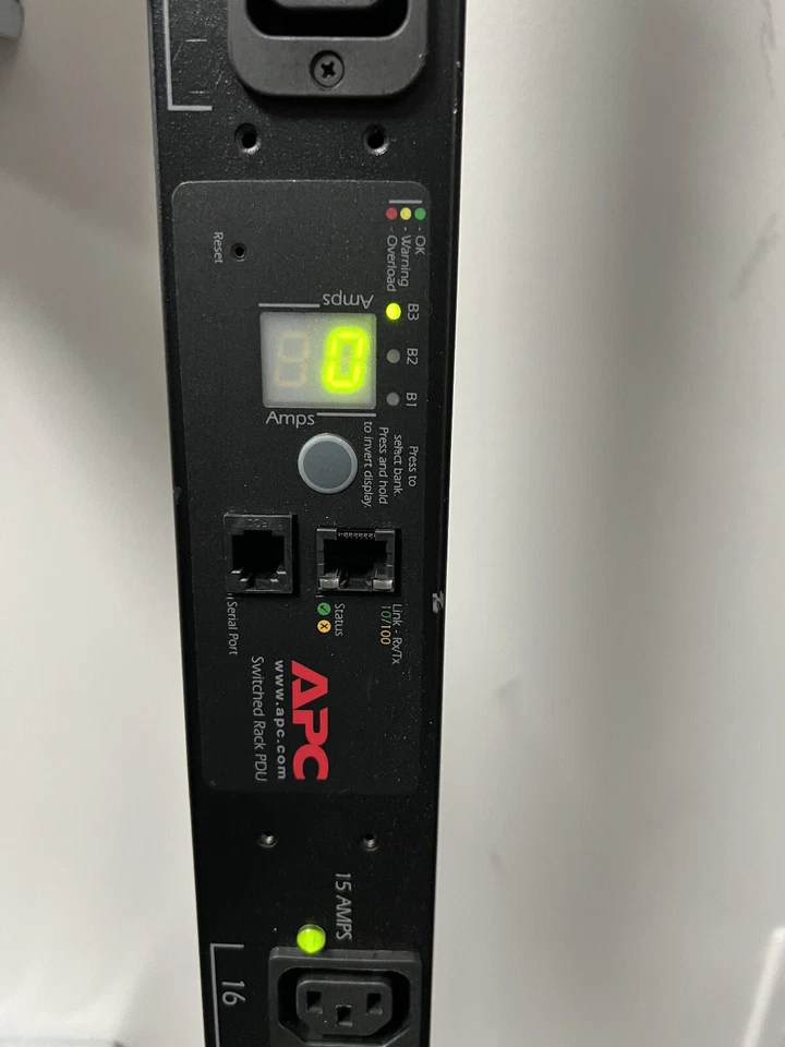 APC AP7968 机架 PDU Switched Zero U 12500V 24 插座 208V 浪涌保护器 — 第 3/4 张图片