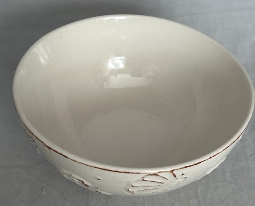 Thompson Pottery Hampton Soup Cereal Bowl Rustic White Embossed Shells - Picture 5 of 7