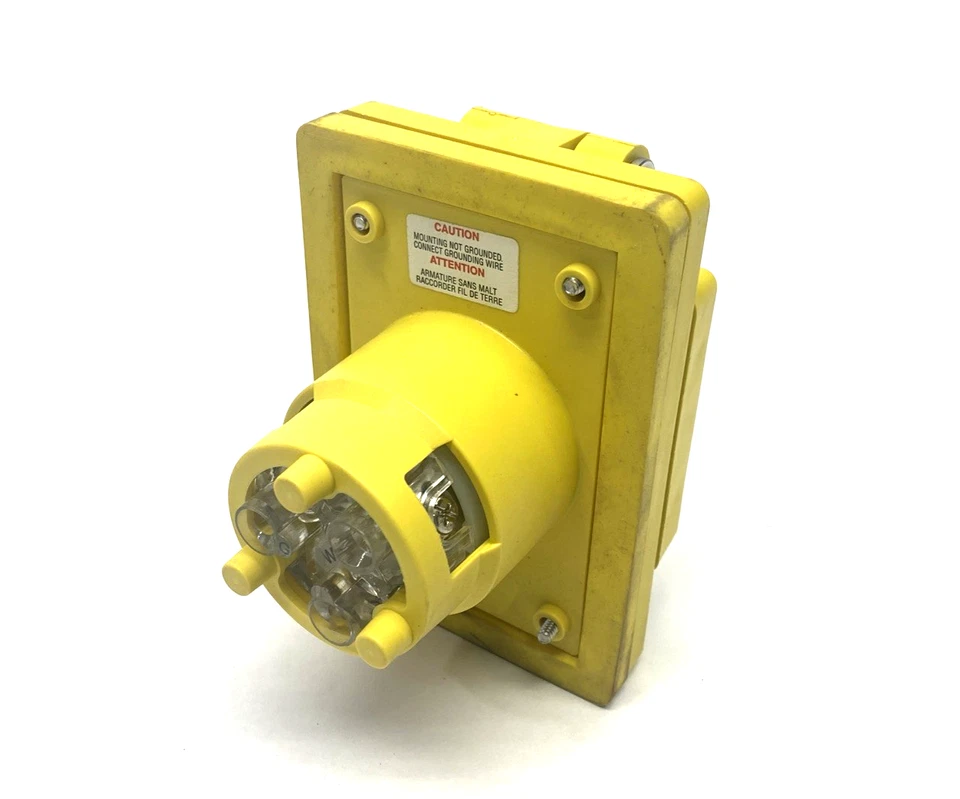 Entrada de bloqueo hermética Leviton 66W47 Wetguard NEMA L5-20 2P 3 hilos 20 A 125 V Foto 3 de 4