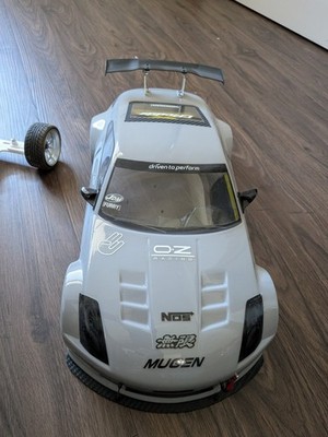 HPI Racing 1:10 Nissan 350Z GReddy Twin Turbo RC-Karosserie + Show Chassis