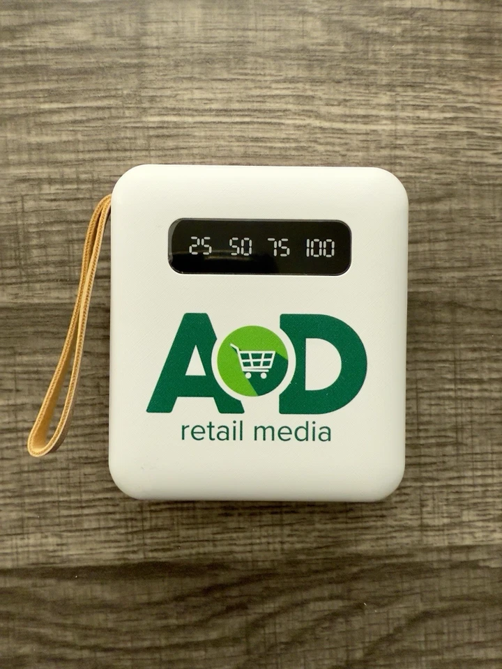 Power Bank portátil bateria de carregamento rápido com 4 cabos integrados - Imagem 3 de 4