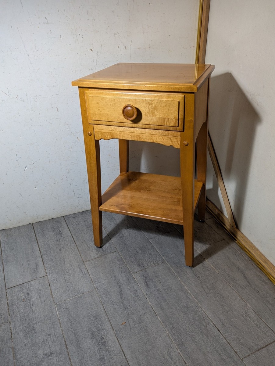 Vintage Rustic Country Shaker MCM Maple Wood End Table Nightstand
